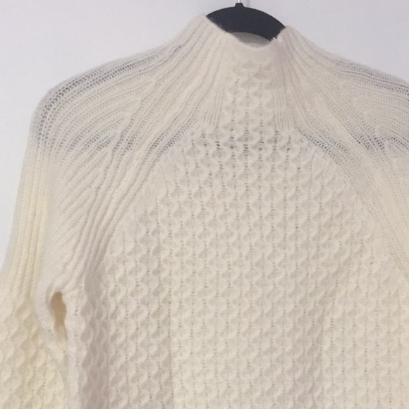 Anthropologie Sweaters - Anthropologie ivory mock neck sweater